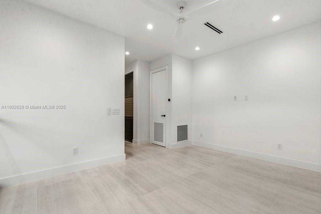 Small Image of 1215 NORTH EAST 11TH AVE #B, Fort Lauderdale Number 23