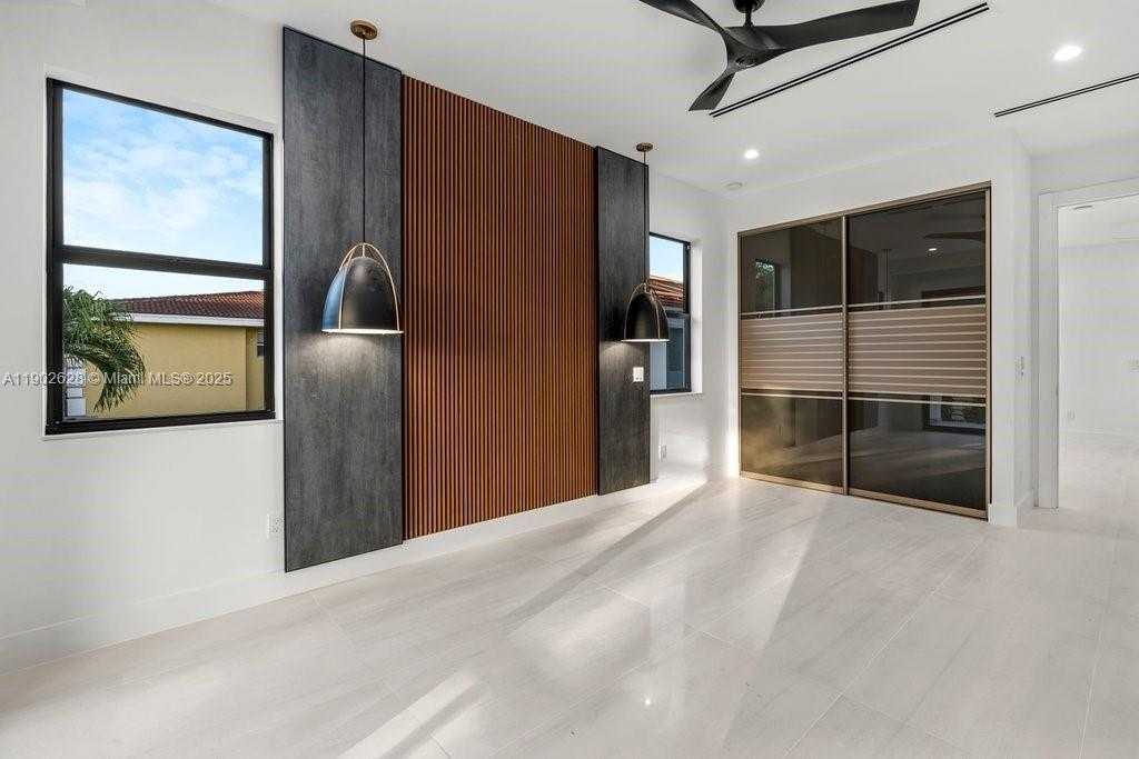 Small Image of 1215 NORTH EAST 11TH AVE #B, Fort Lauderdale Number 26