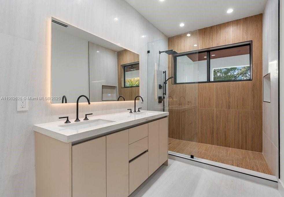 Small Image of 1215 NORTH EAST 11TH AVE #B, Fort Lauderdale Number 27