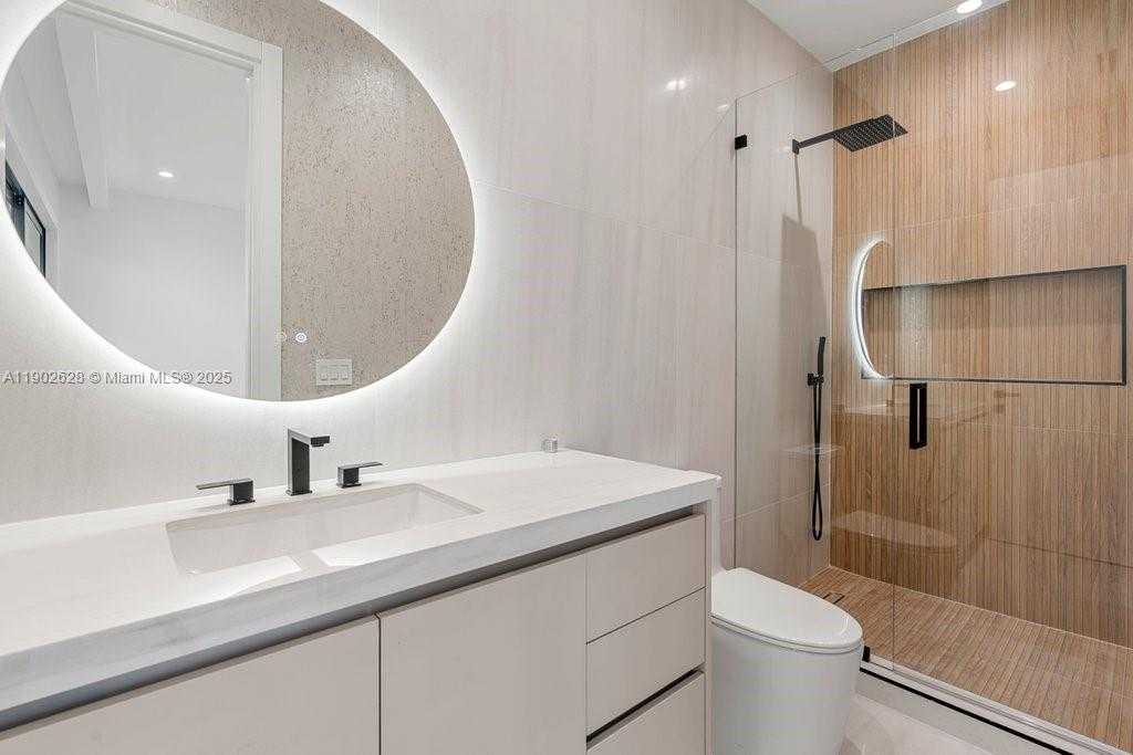 Small Image of 1215 NORTH EAST 11TH AVE #B, Fort Lauderdale Number 33