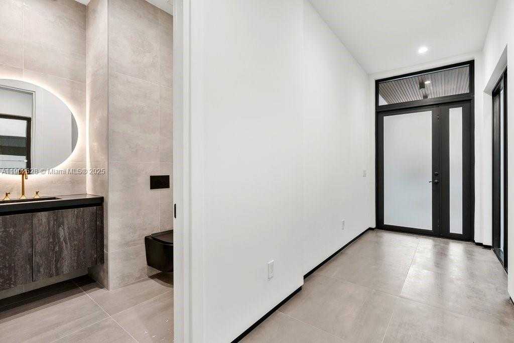 Small Image of 1215 NORTH EAST 11TH AVE #B, Fort Lauderdale Number 36