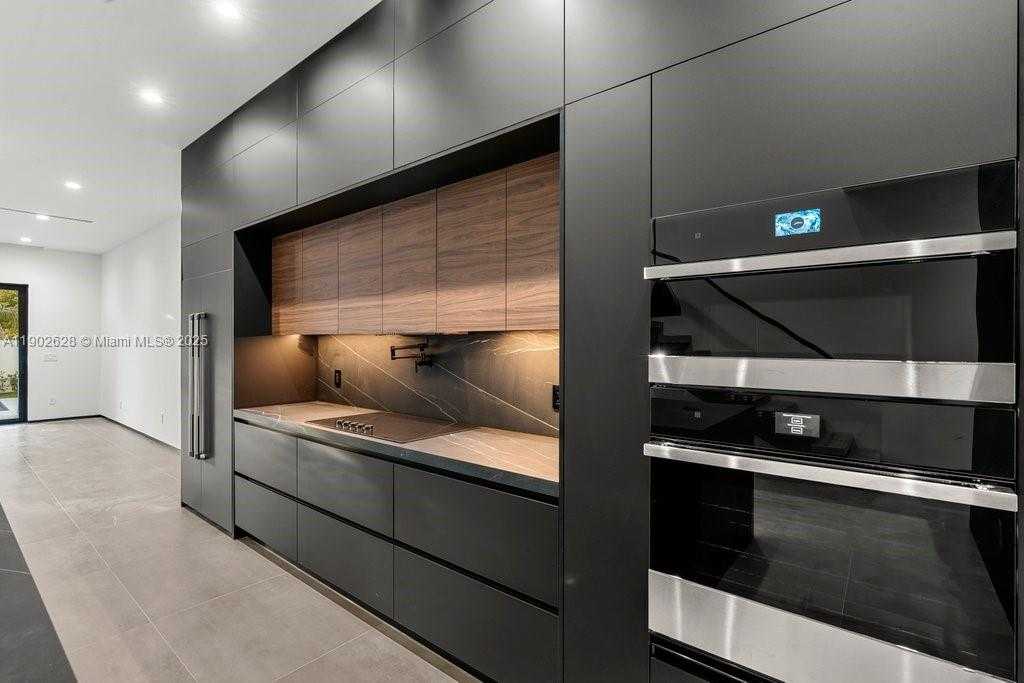 Small Image of 1215 NORTH EAST 11TH AVE #B, Fort Lauderdale Number 38