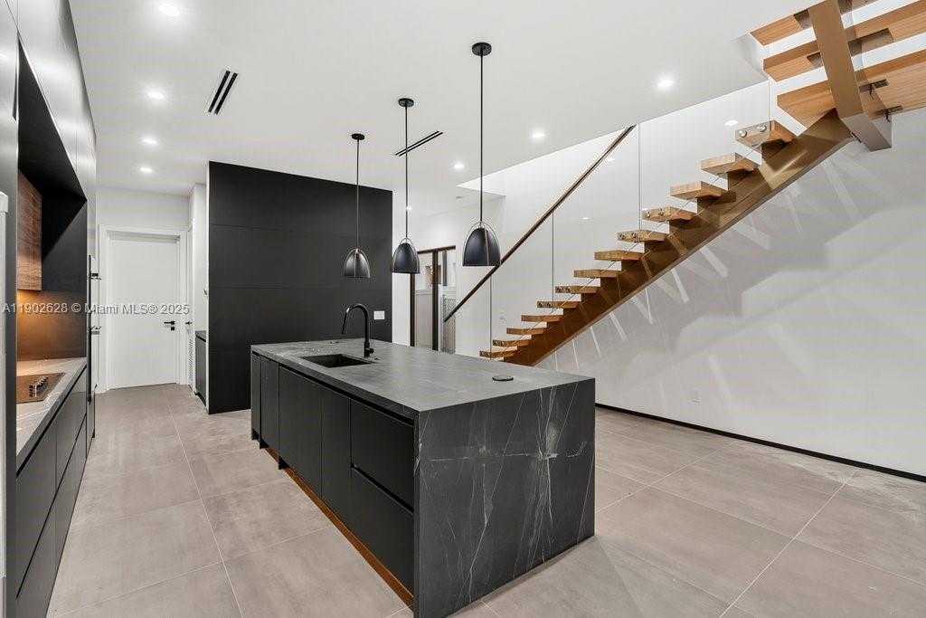 Small Image of 1215 NORTH EAST 11TH AVE #B, Fort Lauderdale Number 42