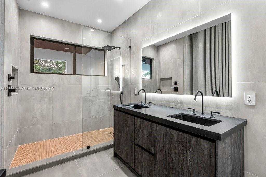 Small Image of 1215 NORTH EAST 11TH AVE #B, Fort Lauderdale Number 50