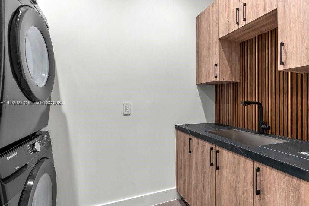 Small Image of 1215 NORTH EAST 11TH AVE #B, Fort Lauderdale Number 54