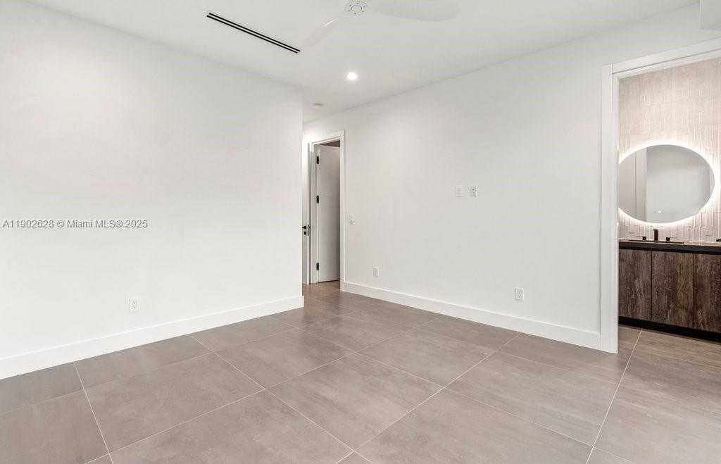 Small Image of 1215 NORTH EAST 11TH AVE #B, Fort Lauderdale Number 56