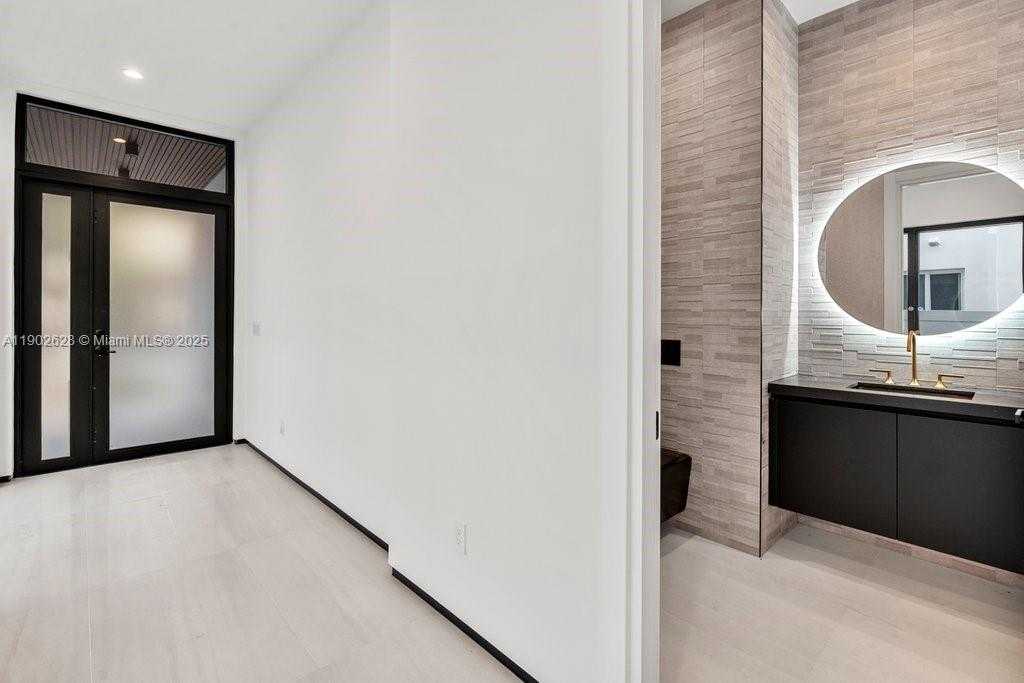 Small Image of 1215 NORTH EAST 11TH AVE #B, Fort Lauderdale Number 8