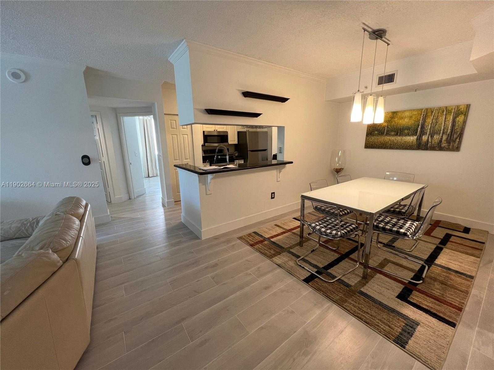 Small Image of 17100 NORTH BAY RD #1415, Sunny Isles Beach Number 3
