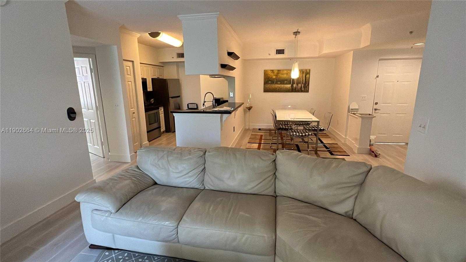 Small Image of 17100 NORTH BAY RD #1415, Sunny Isles Beach Number 7