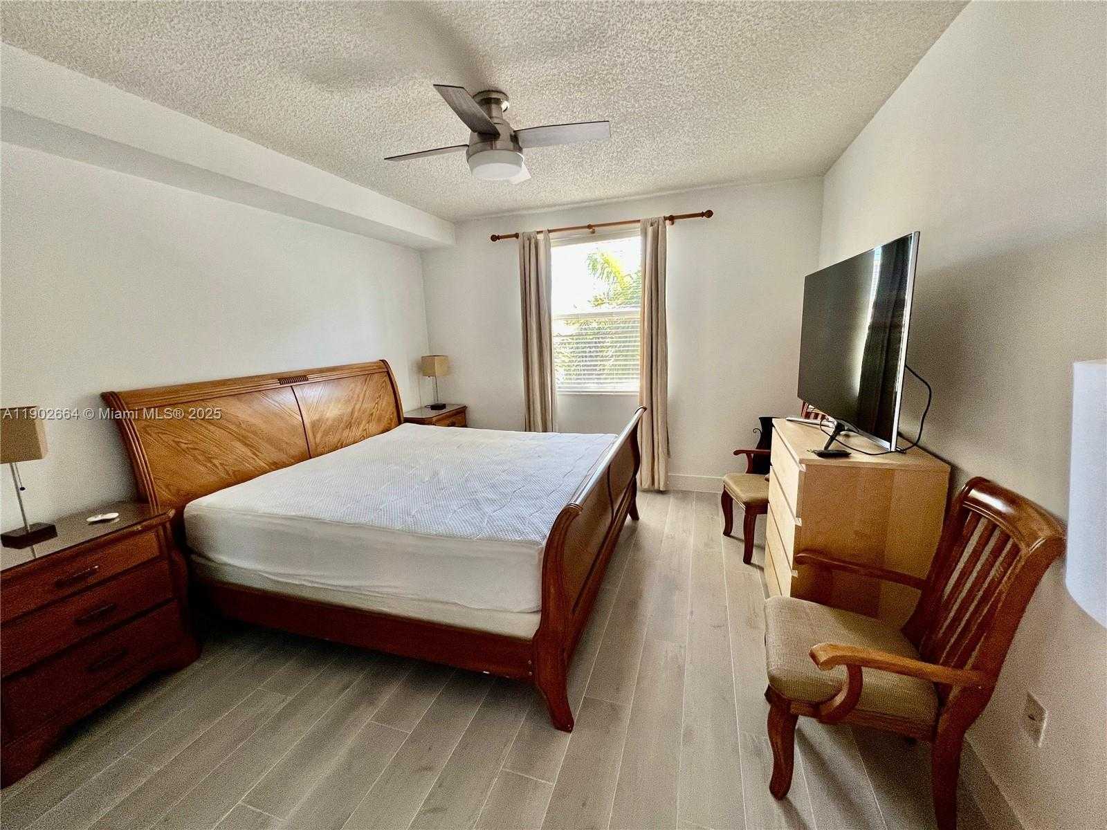 Small Image of 17100 NORTH BAY RD #1415, Sunny Isles Beach Number 8