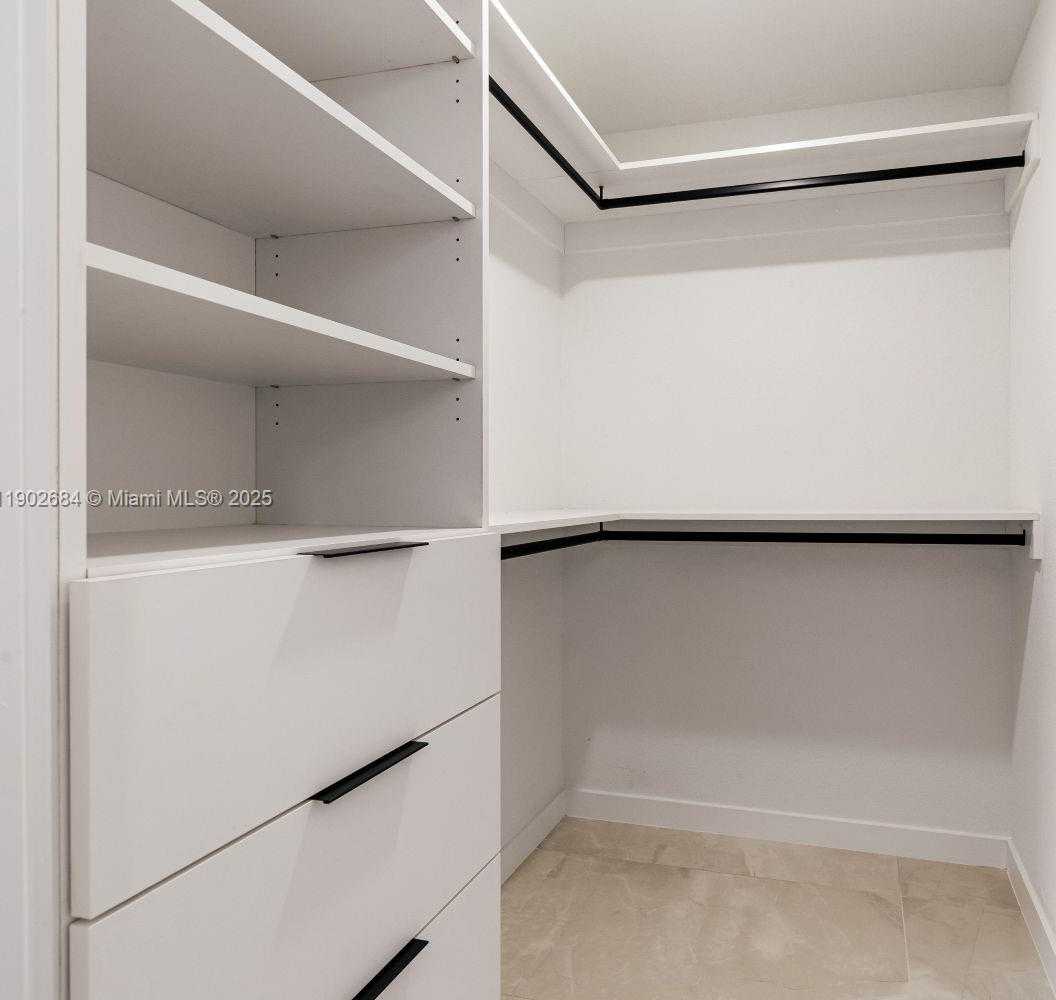 Small Image of 533 NORTH WEST 13 CT, Florida City Number 11