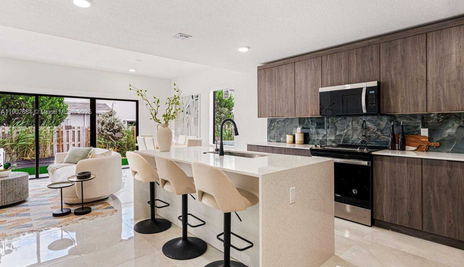 Small Image of 533 NORTH WEST 13 CT, Florida City Number 2