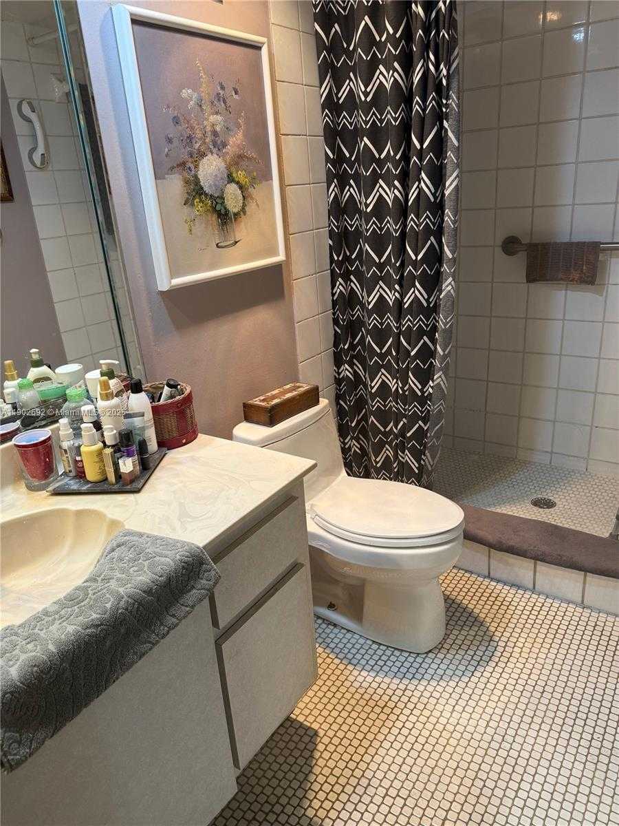 Small Image of 11438 SOUTH WEST 86TH LN, Miami Number 12