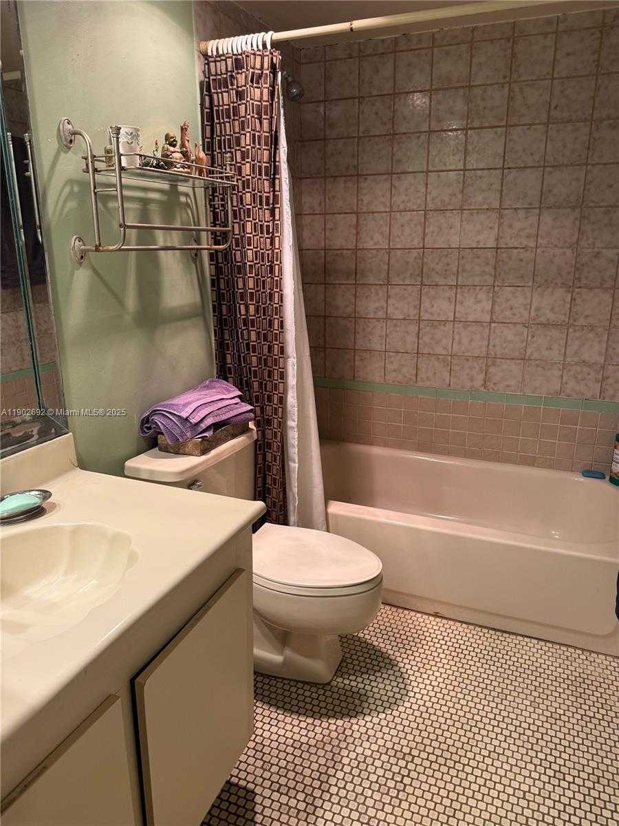 Small Image of 11438 SOUTH WEST 86TH LN, Miami Number 13