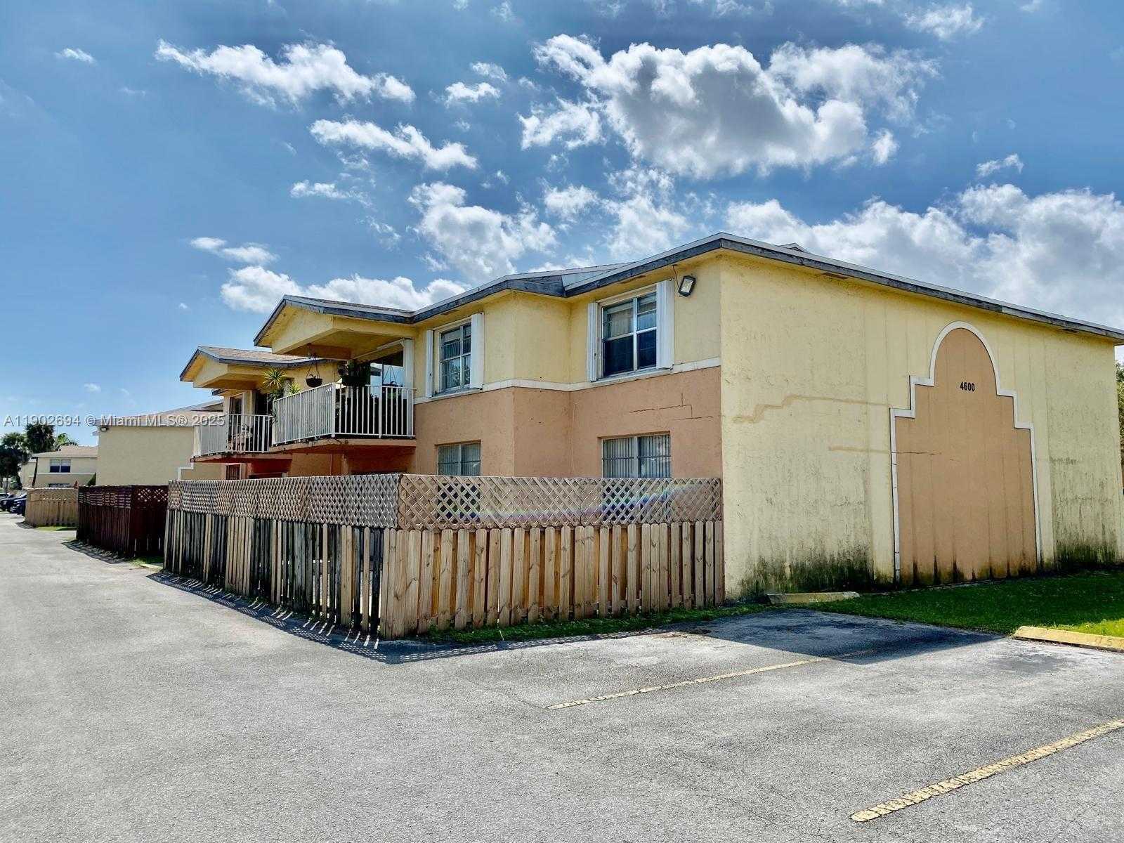 Small Image of 4600 NORTH WEST 79TH AVE #1A, Doral Number 12