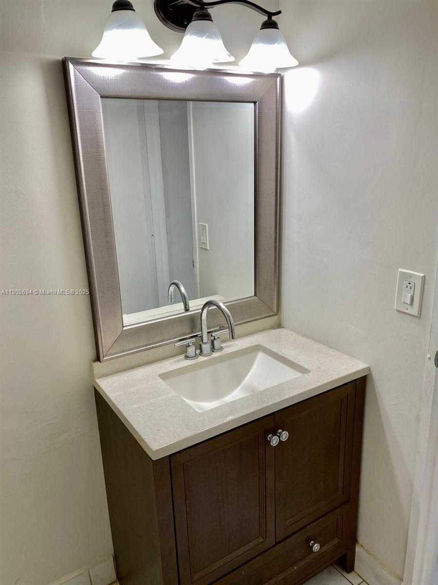 Small Image of 4600 NORTH WEST 79TH AVE #1A, Doral Number 7