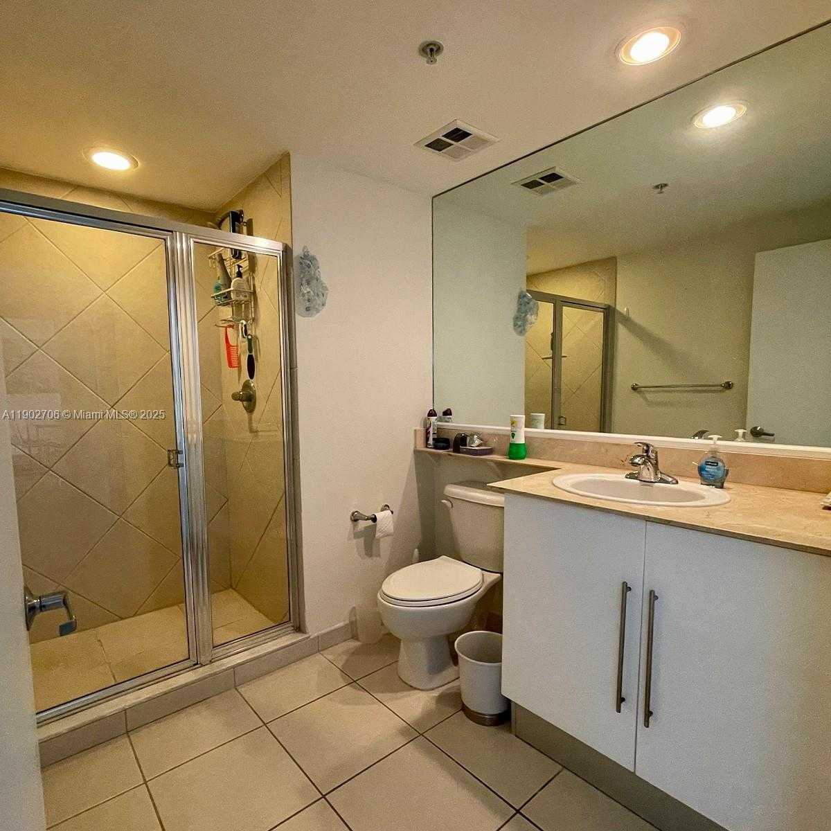 Small Image of 335 Biscayne Blvd, Miami, FL 33132, USA Number 15