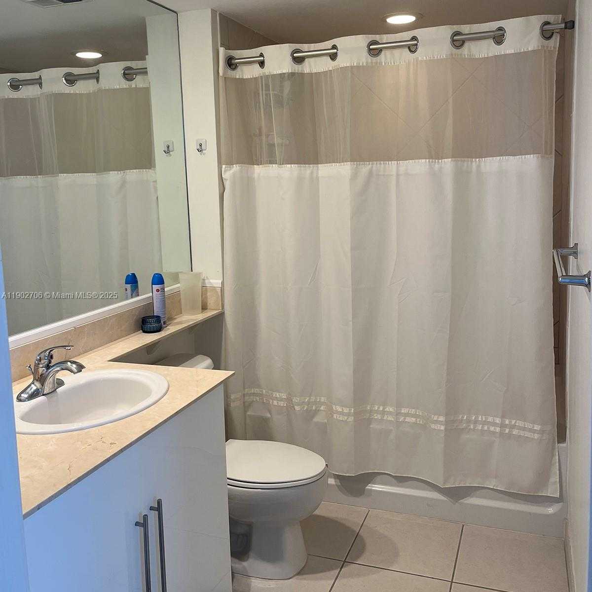 Small Image of 335 Biscayne Blvd, Miami, FL 33132, USA Number 17