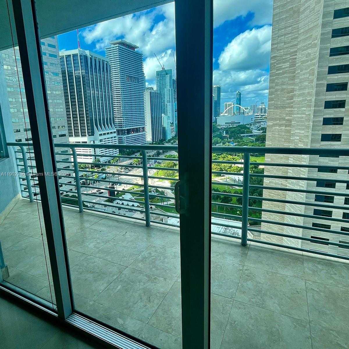 Small Image of 335 Biscayne Blvd, Miami, FL 33132, USA Number 22