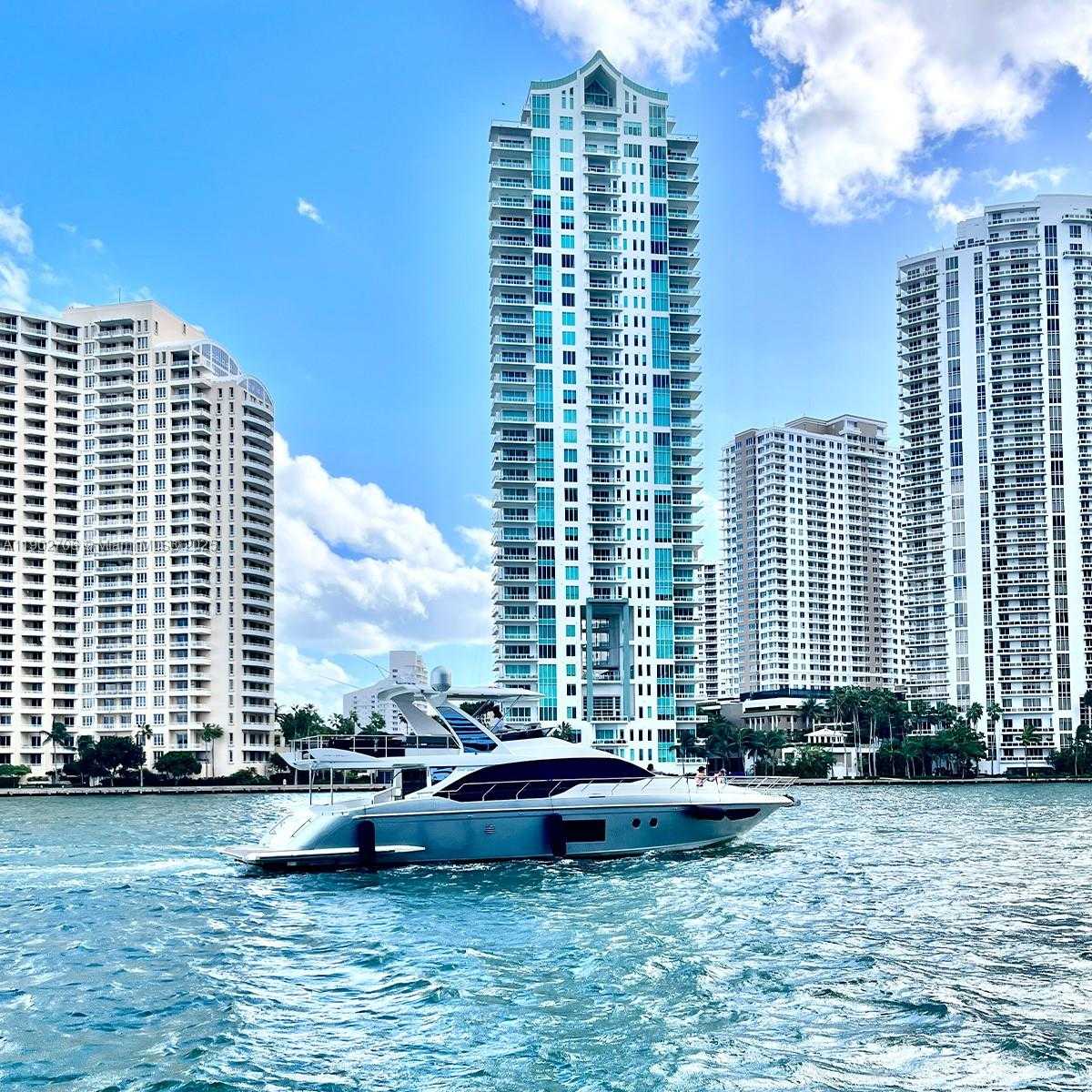 Small Image of 335 Biscayne Blvd, Miami, FL 33132, USA Number 28