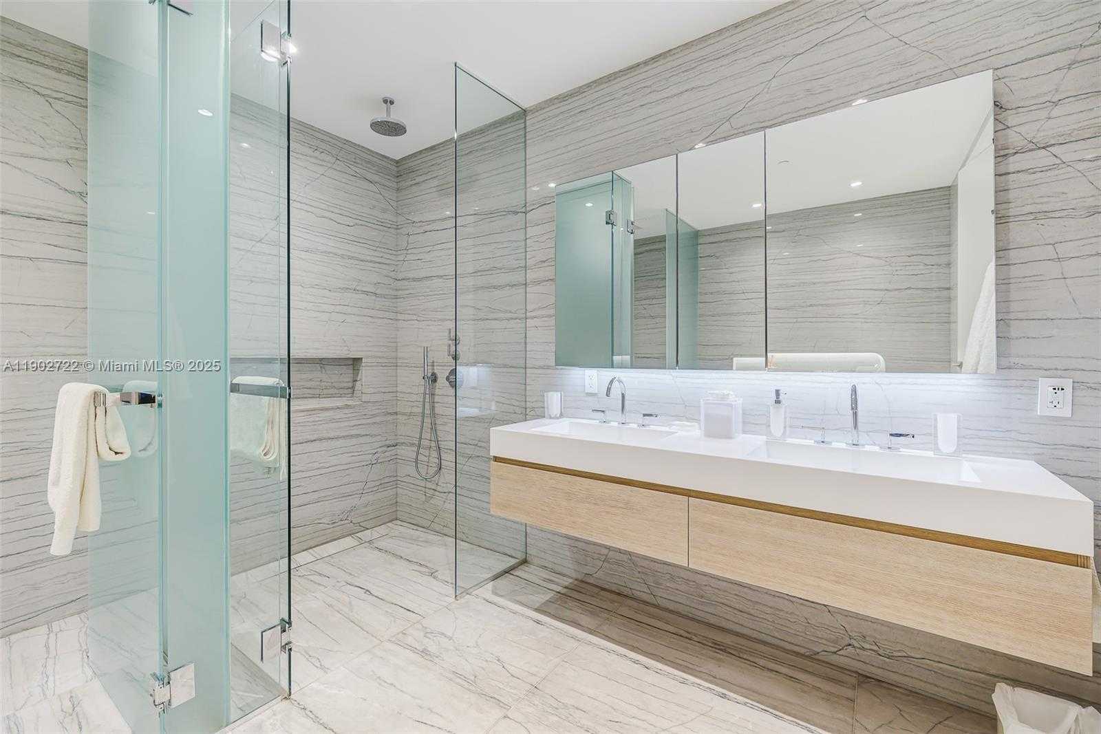 Imagen de Pequeño Objeto