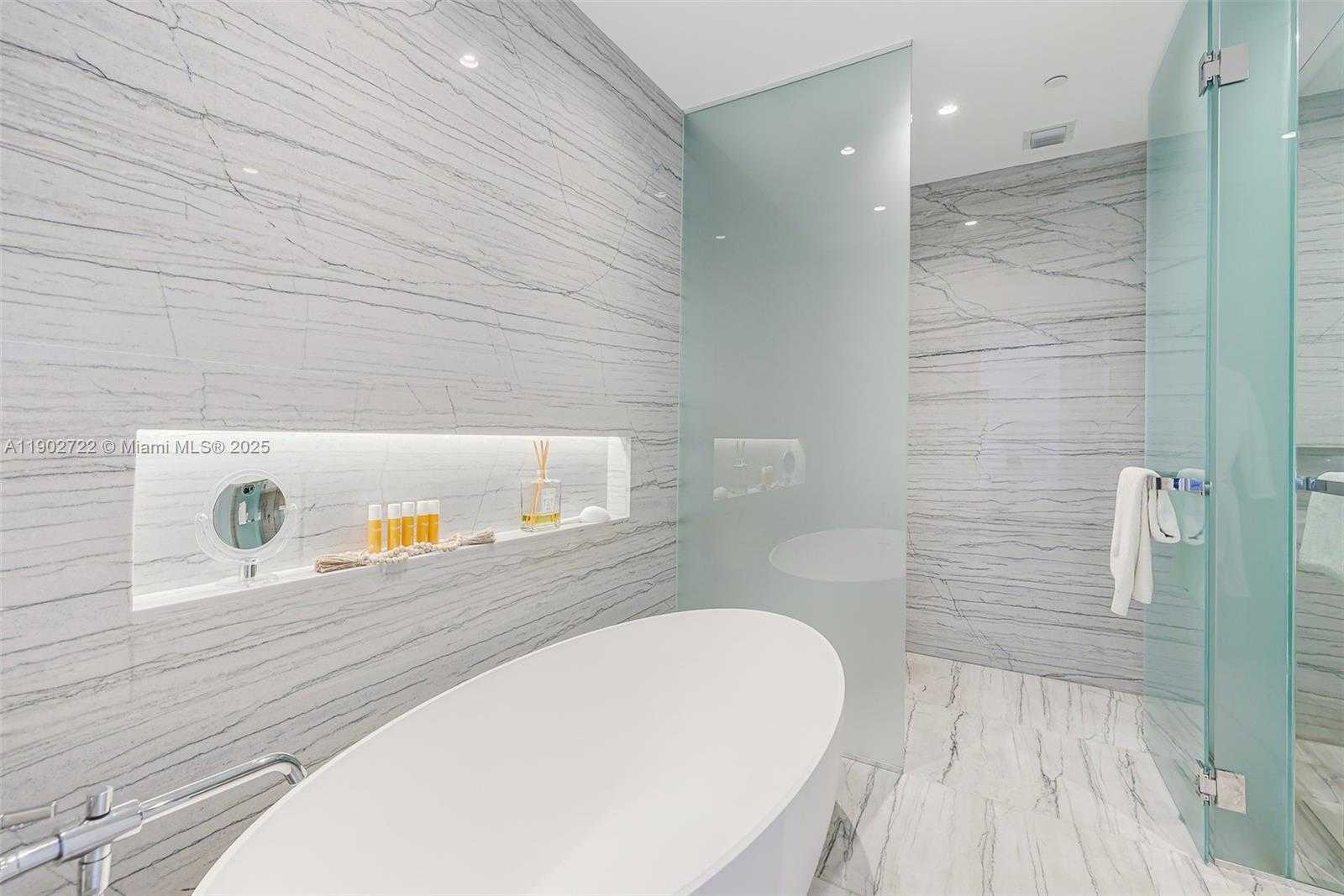 Imagen de Pequeño Objeto