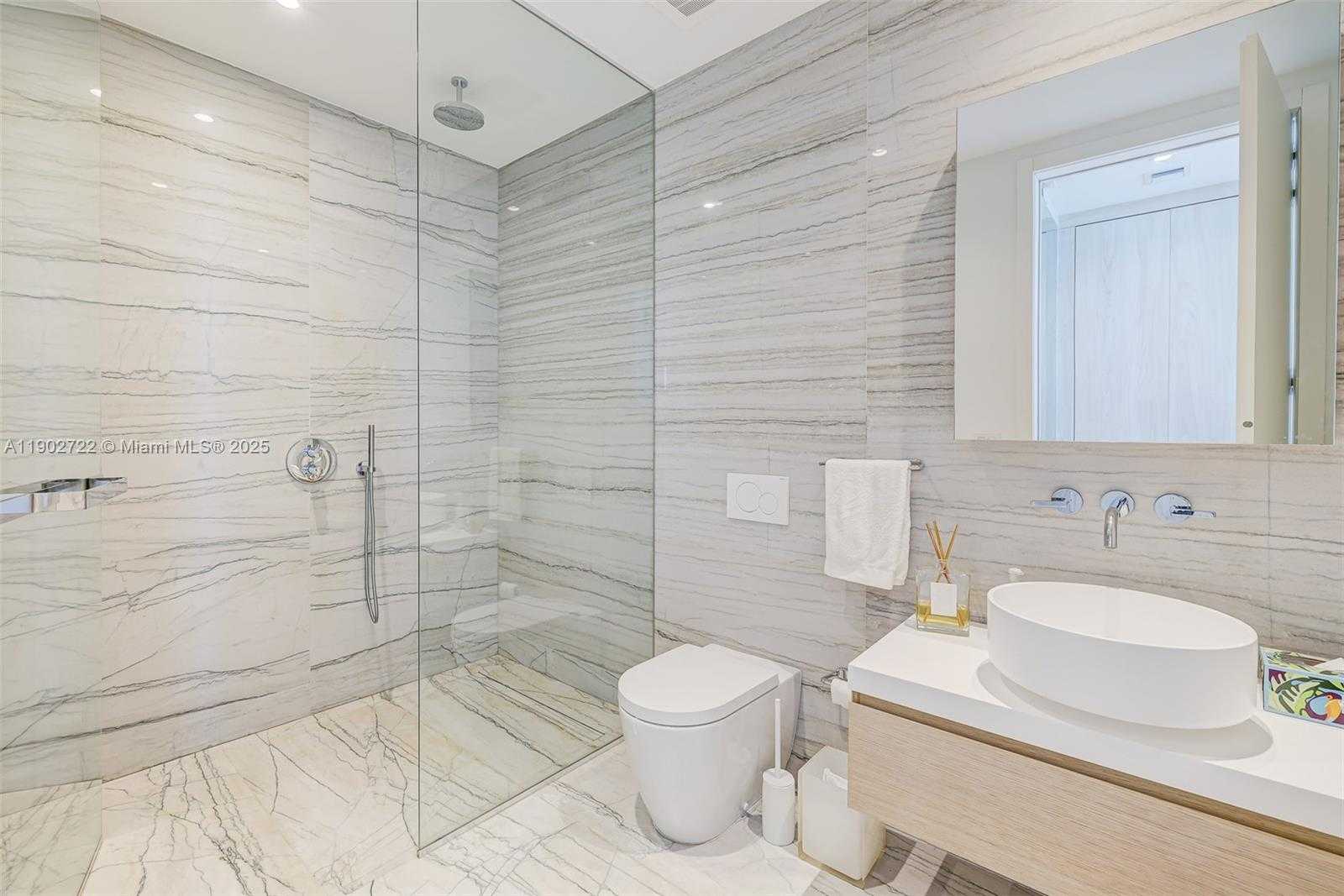 Imagen de Pequeño Objeto