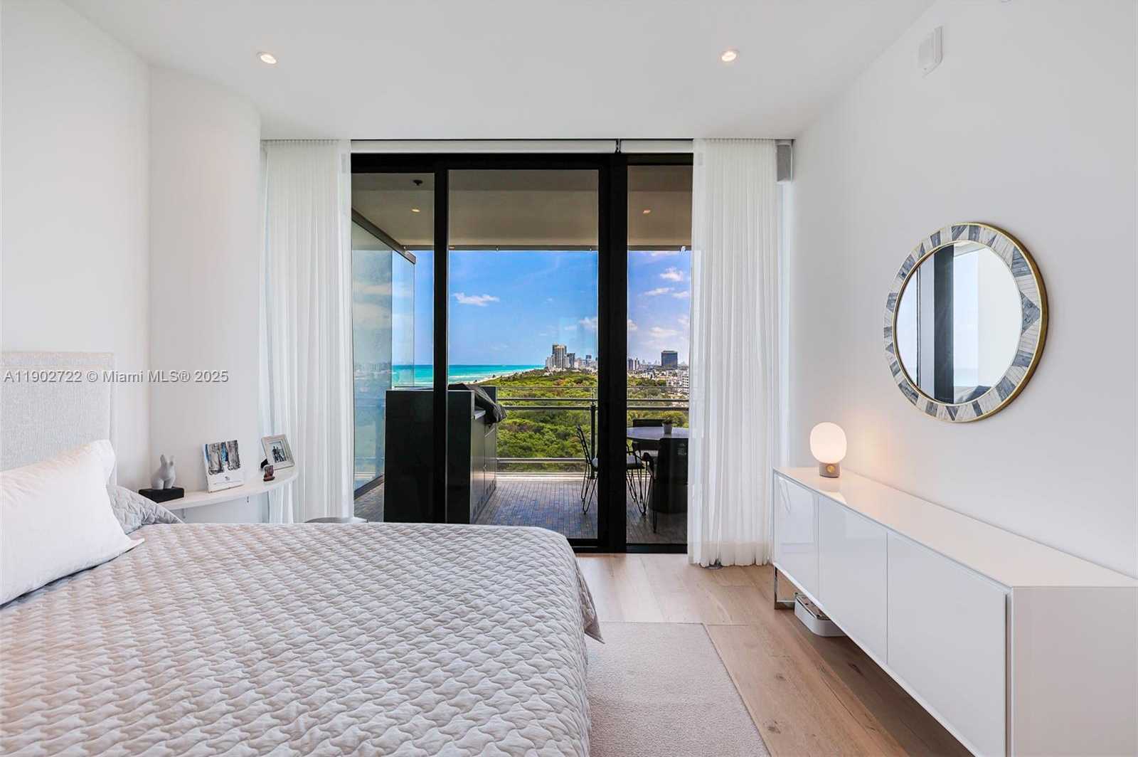 Imagen de Pequeño Objeto