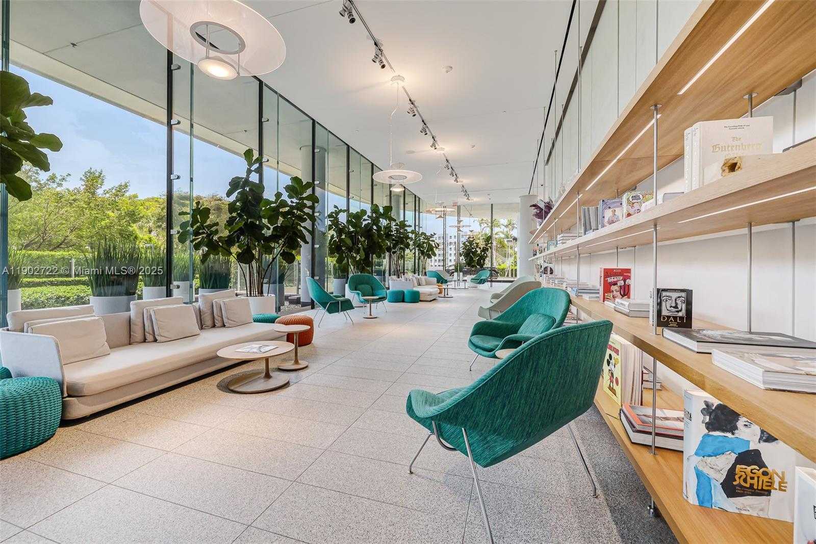 Imagen de Pequeño Objeto