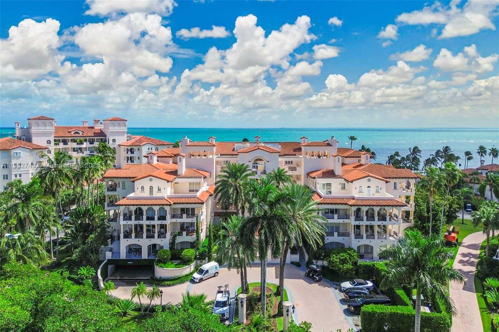 Small Image of 19236 FISHER ISLAND DR #19236, Miami Beach Number 1