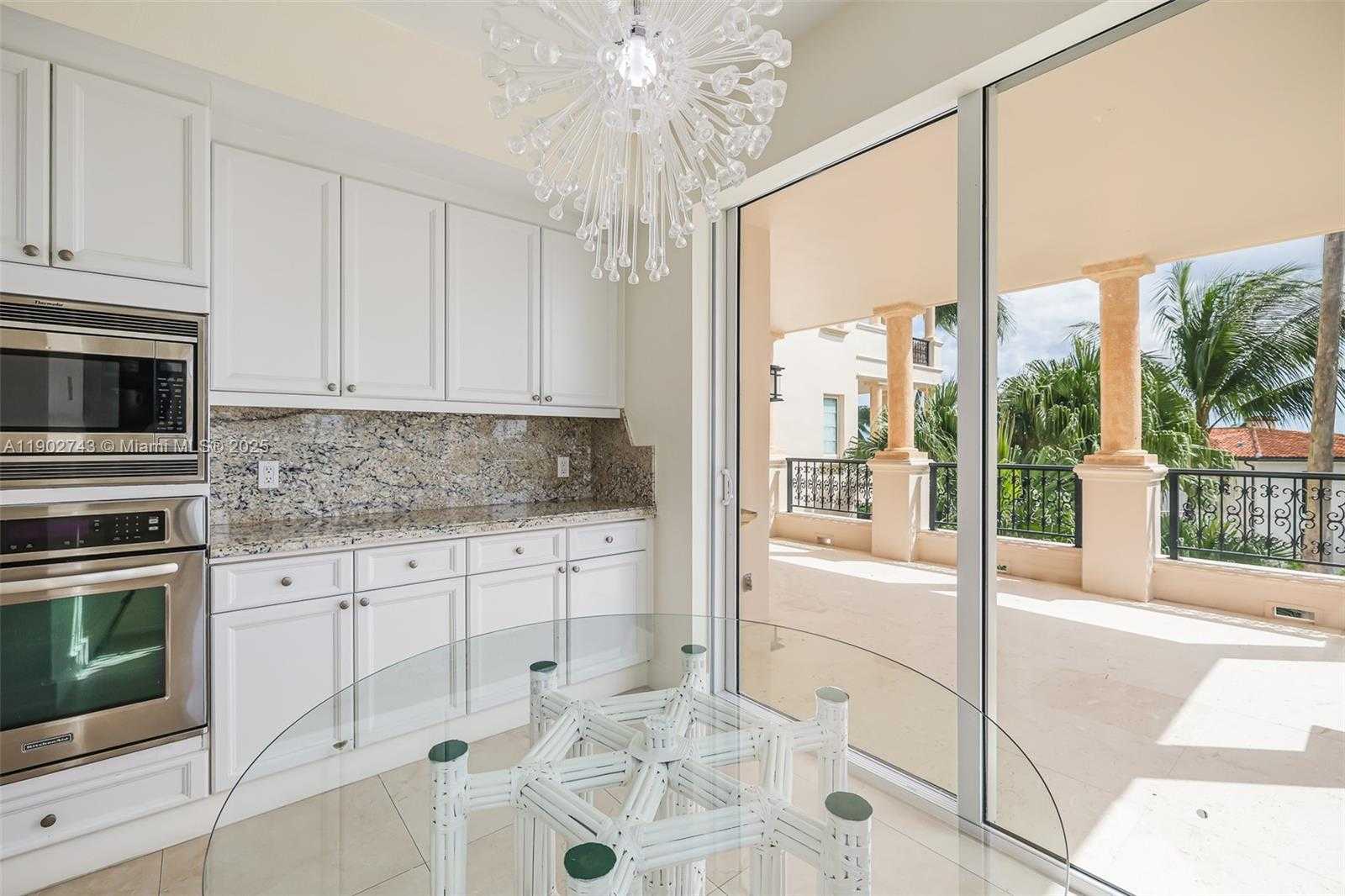 Small Image of 19236 FISHER ISLAND DR #19236, Miami Beach Number 12