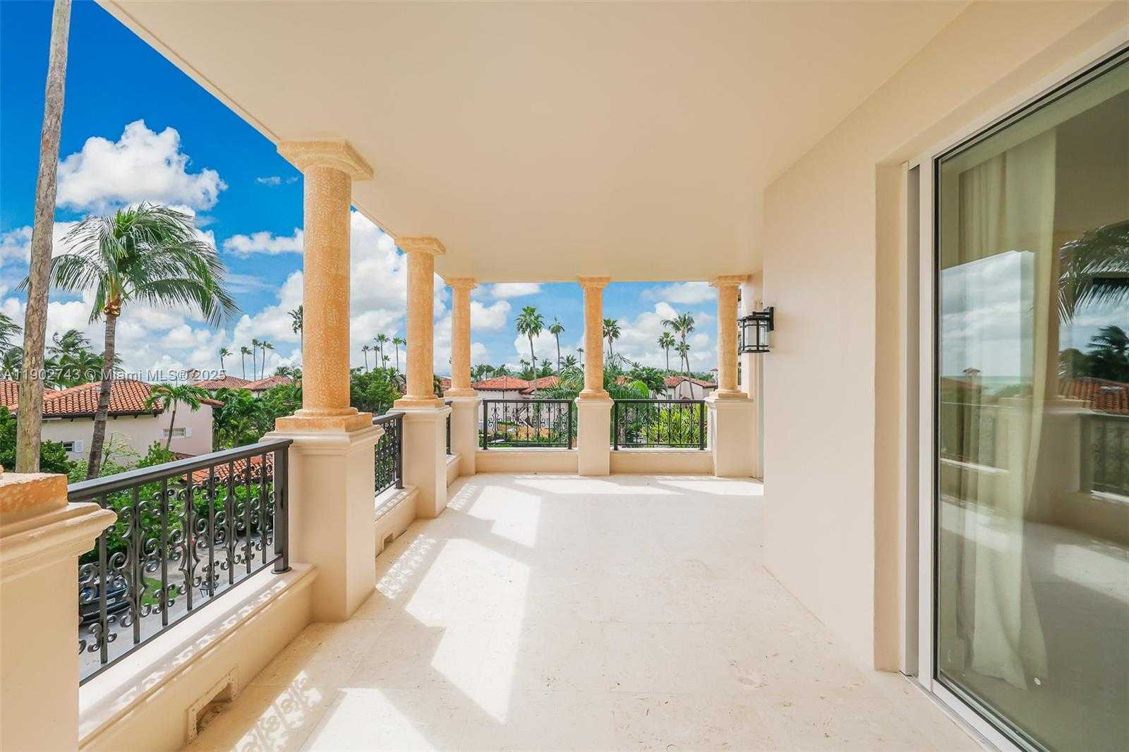 Small Image of 19236 FISHER ISLAND DR #19236, Miami Beach Number 18