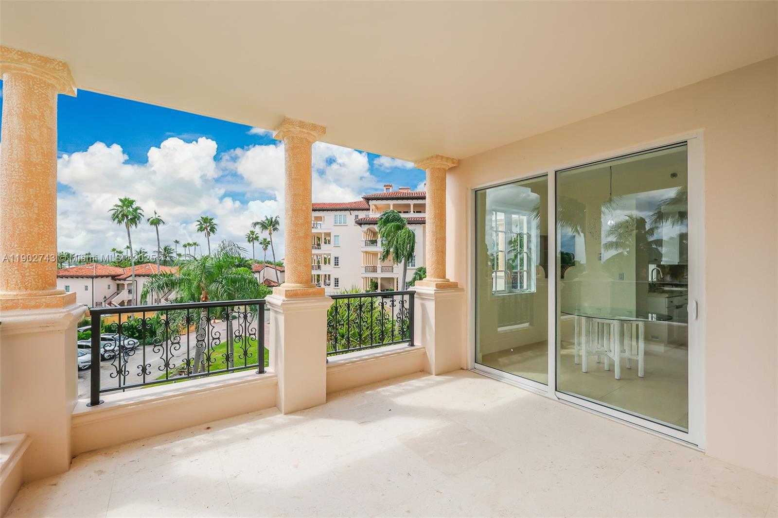 Small Image of 19236 FISHER ISLAND DR #19236, Miami Beach Number 19