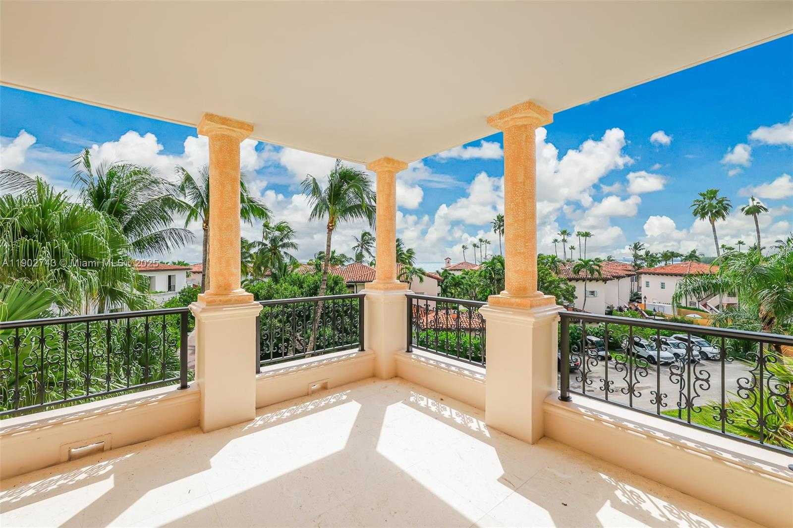 Small Image of 19236 FISHER ISLAND DR #19236, Miami Beach Number 20