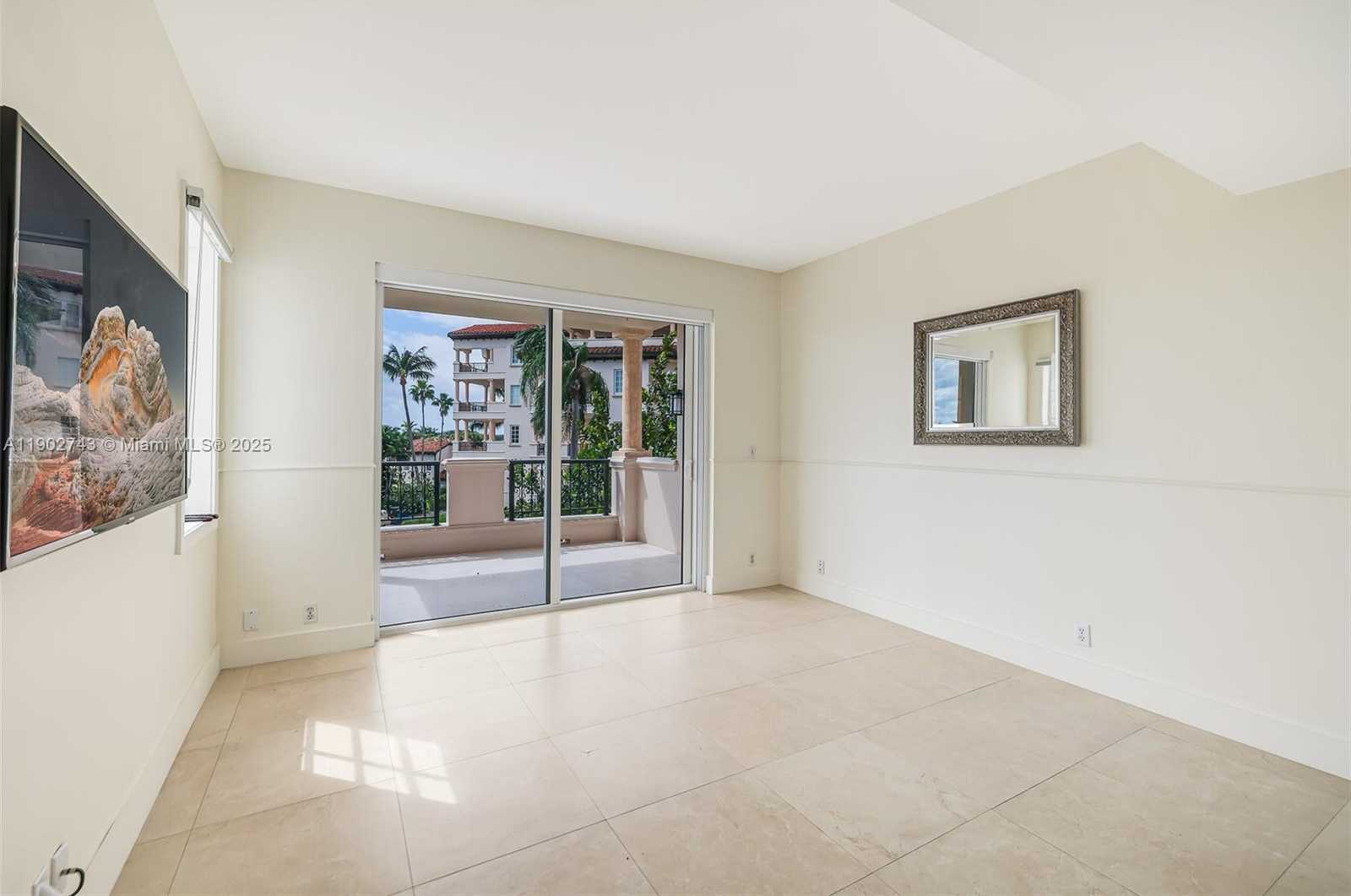 Small Image of 19236 FISHER ISLAND DR #19236, Miami Beach Number 22