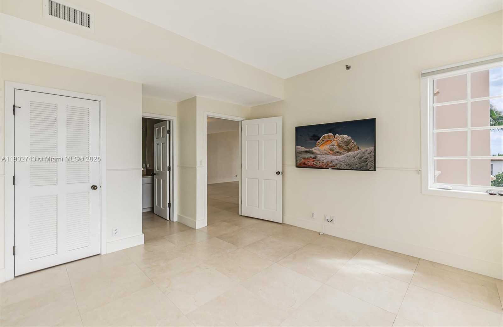 Small Image of 19236 FISHER ISLAND DR #19236, Miami Beach Number 23