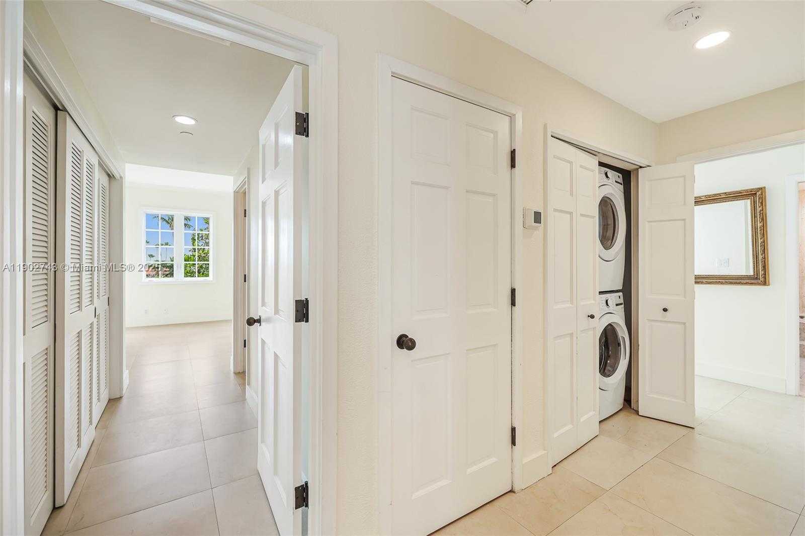 Small Image of 19236 FISHER ISLAND DR #19236, Miami Beach Number 27