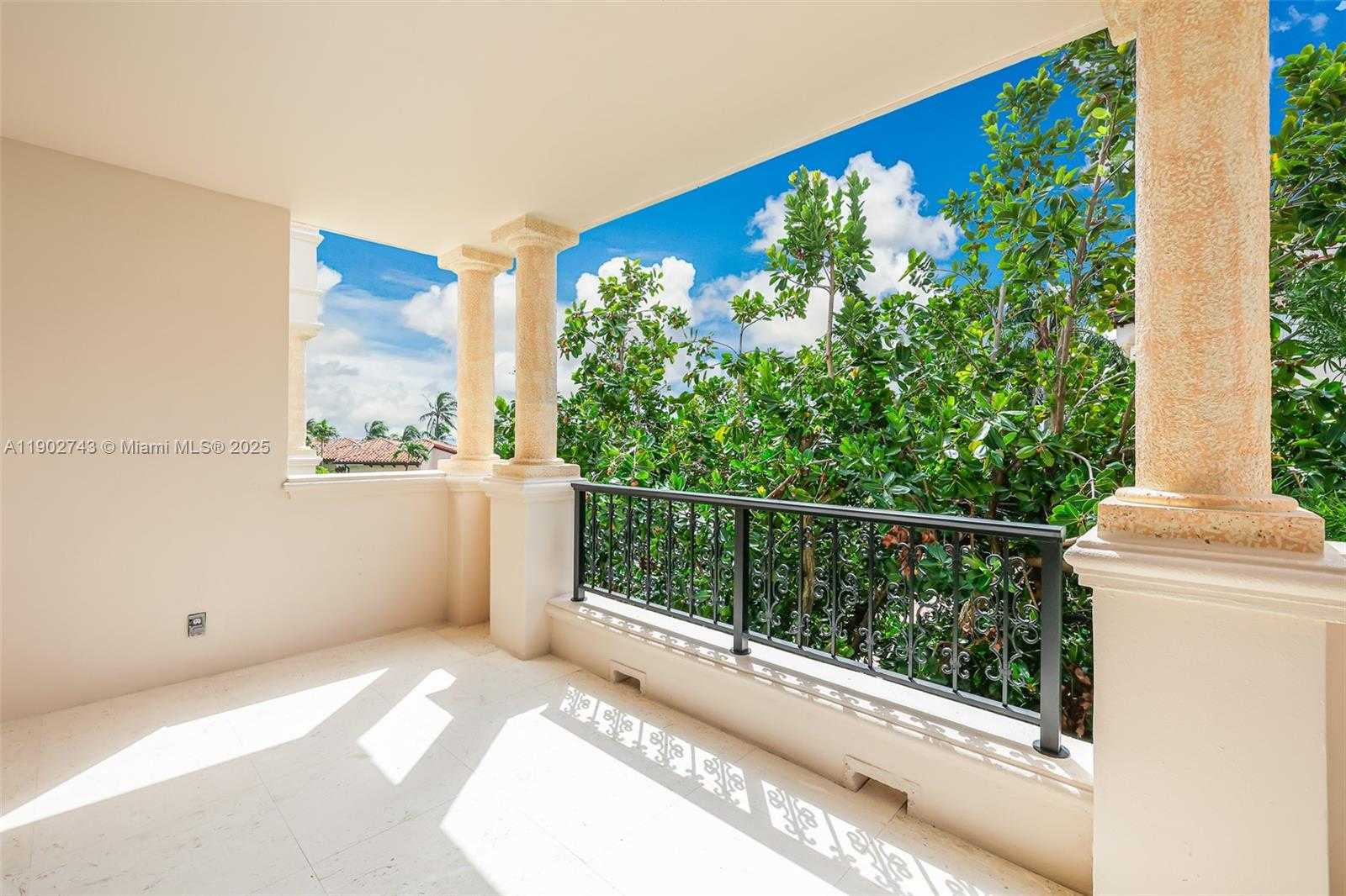 Small Image of 19236 FISHER ISLAND DR #19236, Miami Beach Number 36