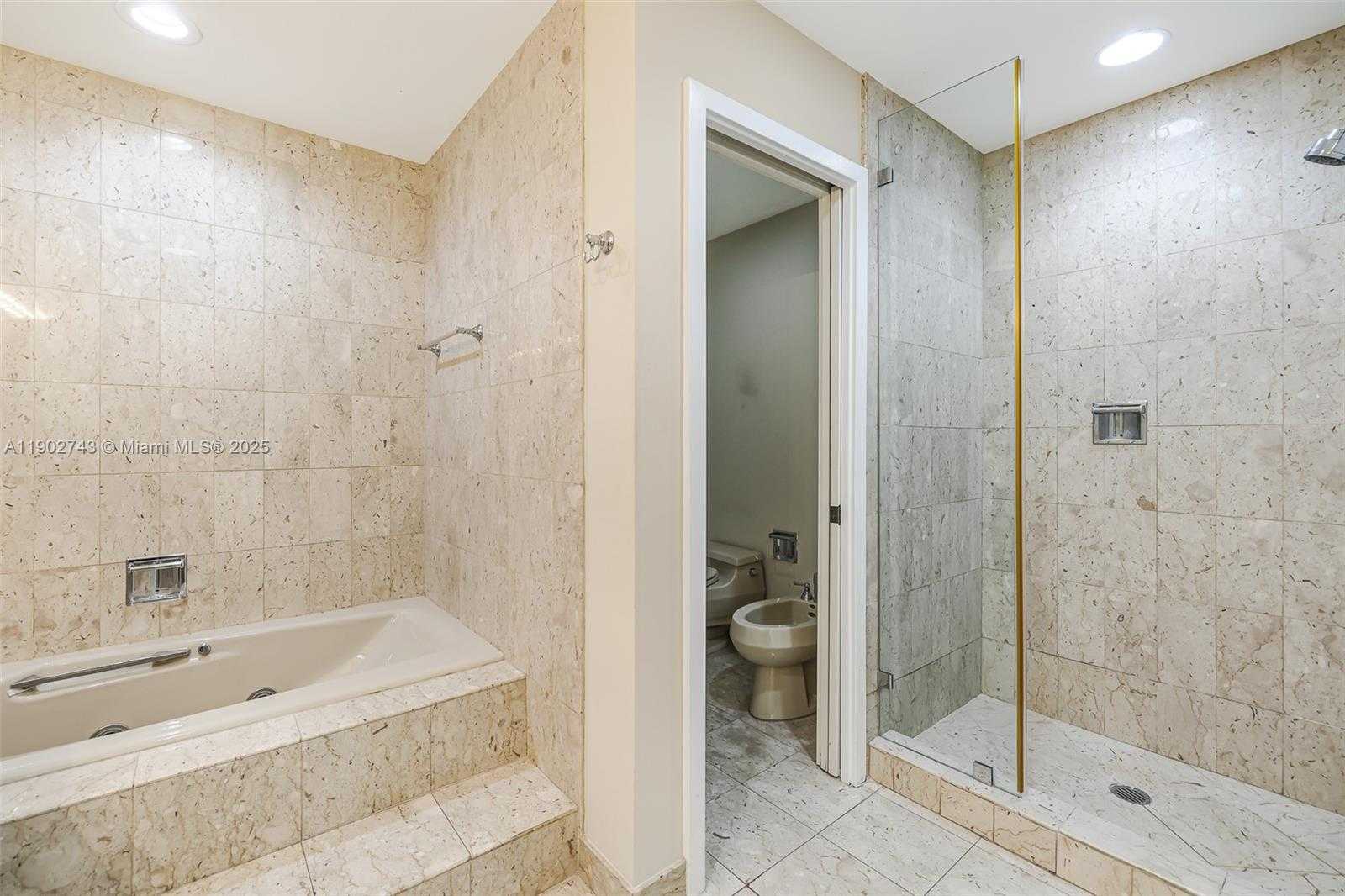 Small Image of 19236 FISHER ISLAND DR #19236, Miami Beach Number 37