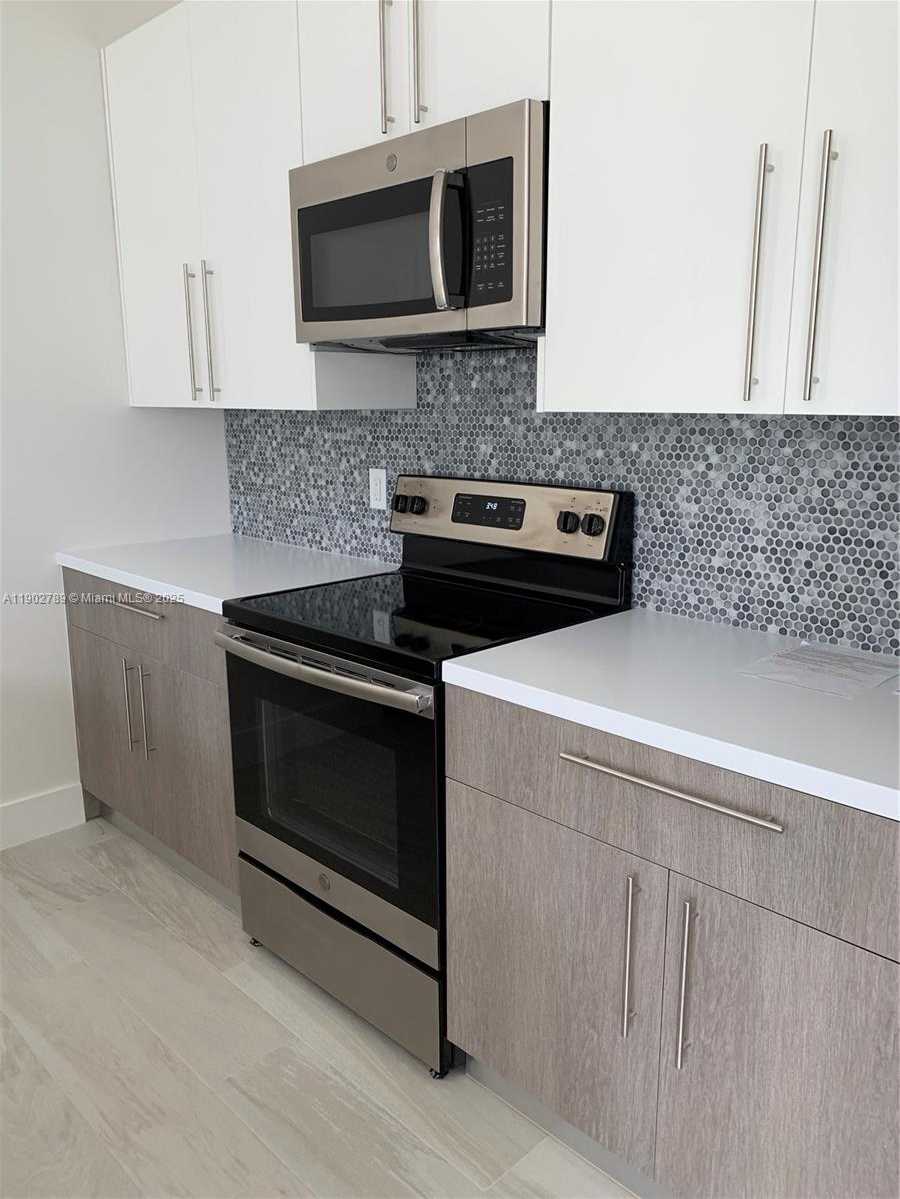 Small Image of 4416 NORTH WEST 9TH ST, Plantation Number 10