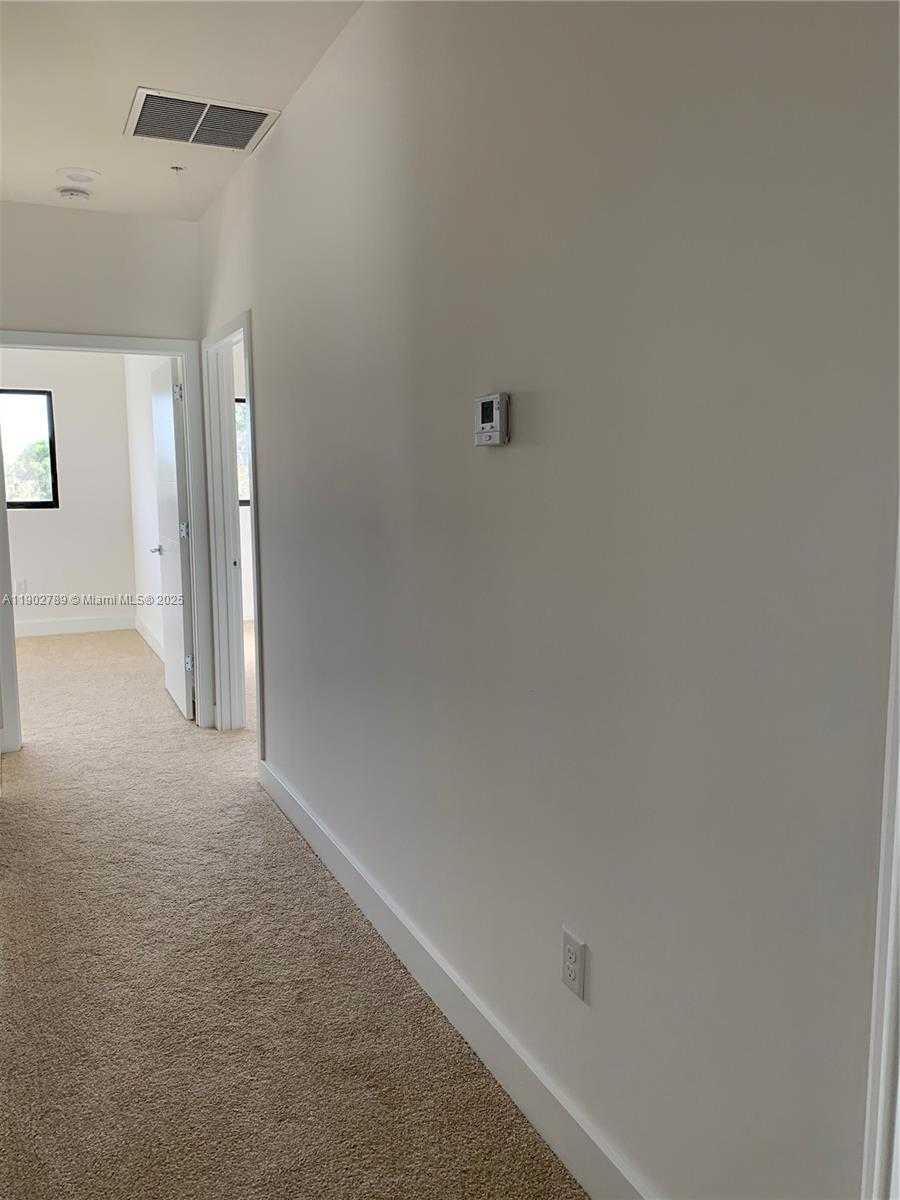 Small Image of 4416 NORTH WEST 9TH ST, Plantation Number 14