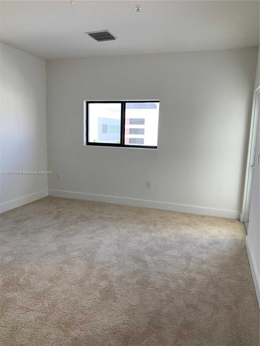 Small Image of 4416 NORTH WEST 9TH ST, Plantation Number 15