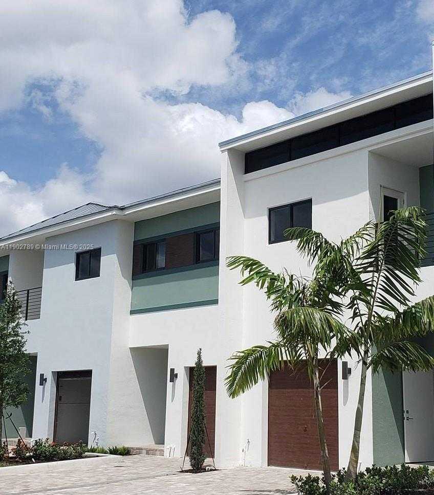 Small Image of 4416 NORTH WEST 9TH ST, Plantation Number 2