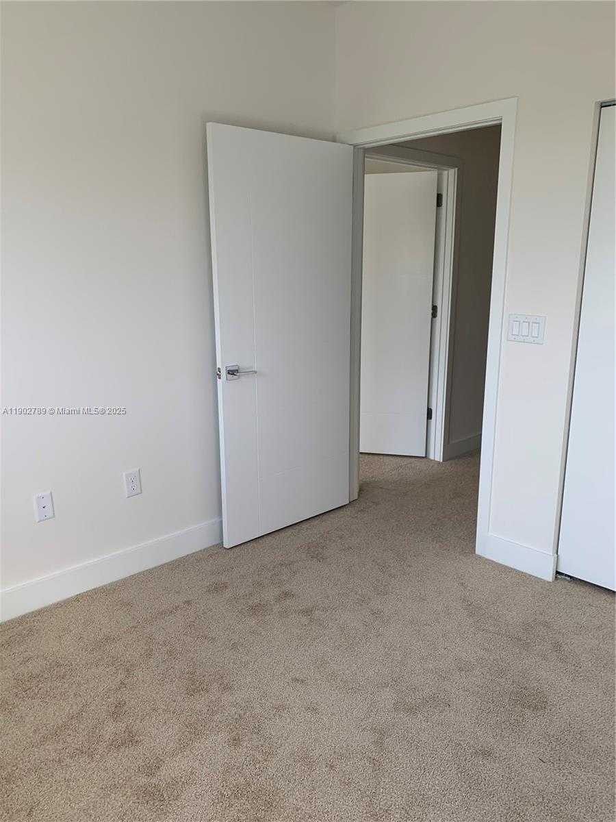 Small Image of 4416 NORTH WEST 9TH ST, Plantation Number 25