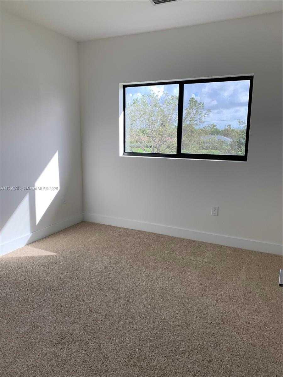 Small Image of 4416 NORTH WEST 9TH ST, Plantation Number 27