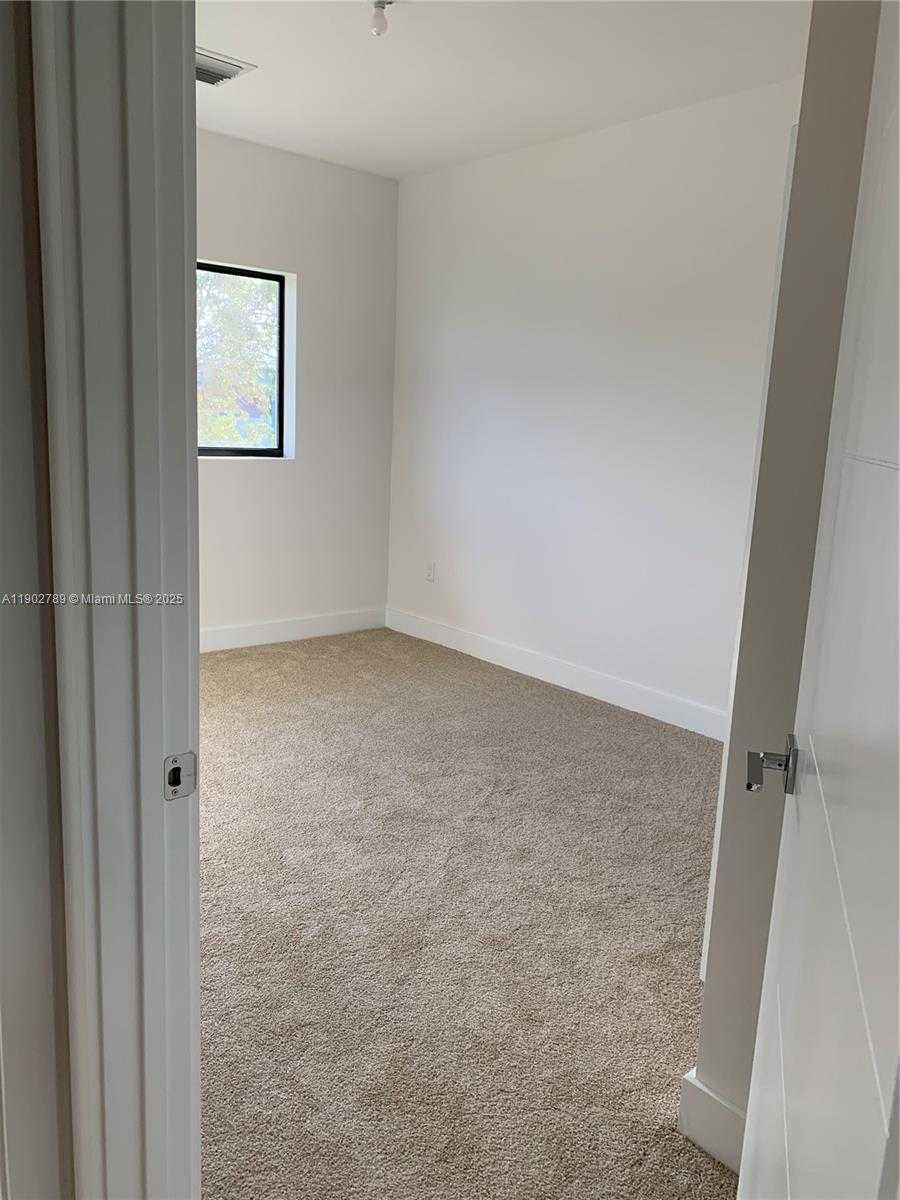 Small Image of 4416 NORTH WEST 9TH ST, Plantation Number 28