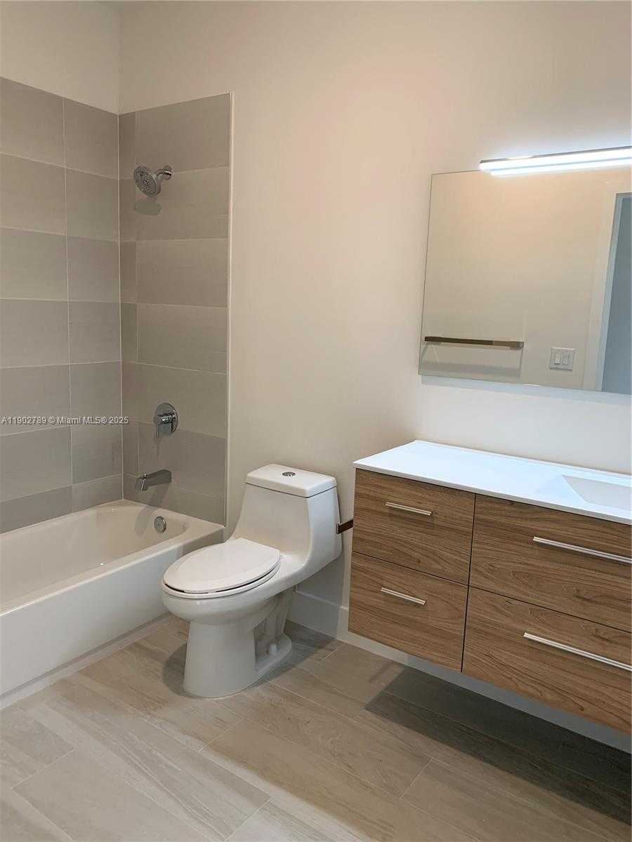 Small Image of 4416 NORTH WEST 9TH ST, Plantation Number 30