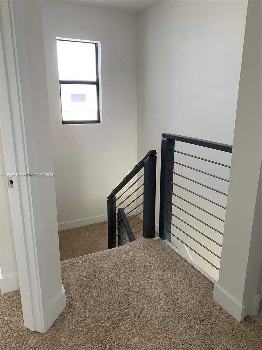 Small Image of 4416 NORTH WEST 9TH ST, Plantation Number 31