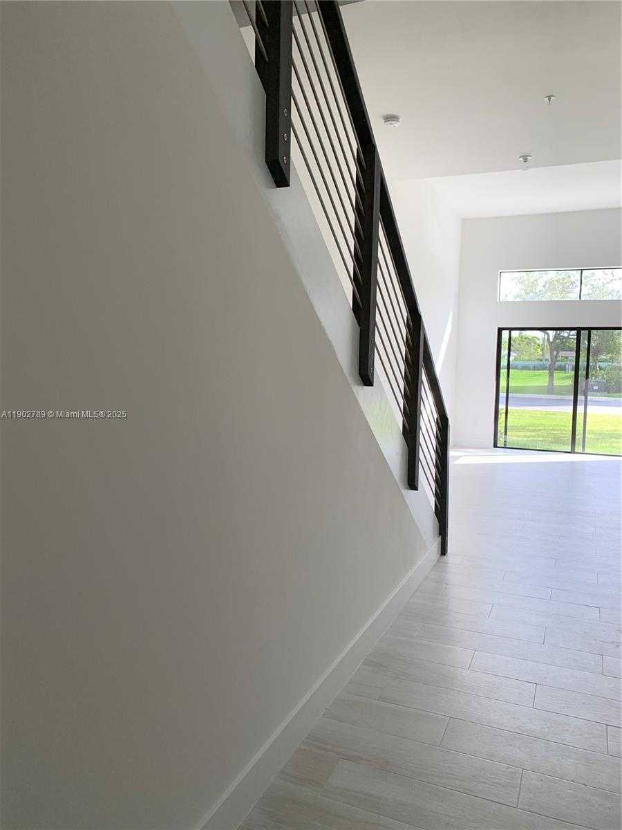 Small Image of 4416 NORTH WEST 9TH ST, Plantation Number 6