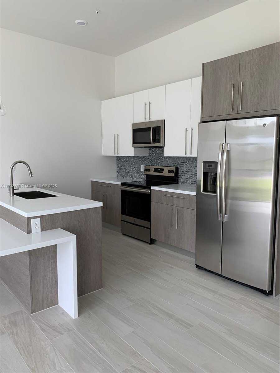 Small Image of 4416 NORTH WEST 9TH ST, Plantation Number 9